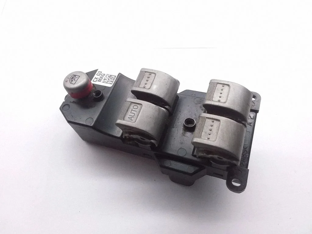Przełącznik szyb elektrycznych 35750S6DG310M1