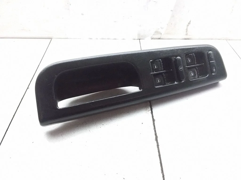 Electric window control switch – Volkswagen Golf IV (1998-2005)