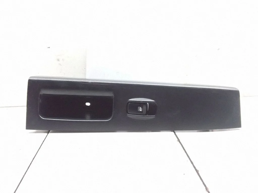 Electric window control switch 8679474