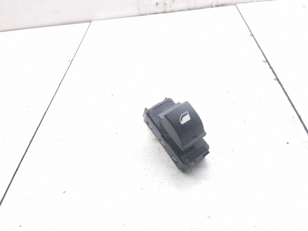 Electric window control switch – Peugeot 208 II (2019-)