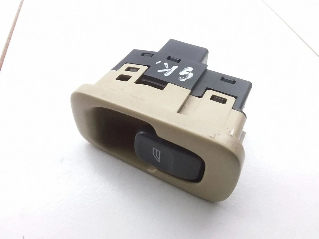 Elektrisko logu slēdzis 9479903