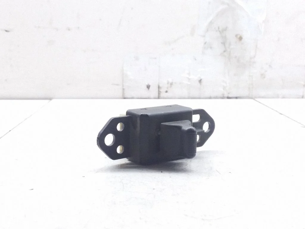 Electric window control switch – Chrysler Voyager (2004-2007)