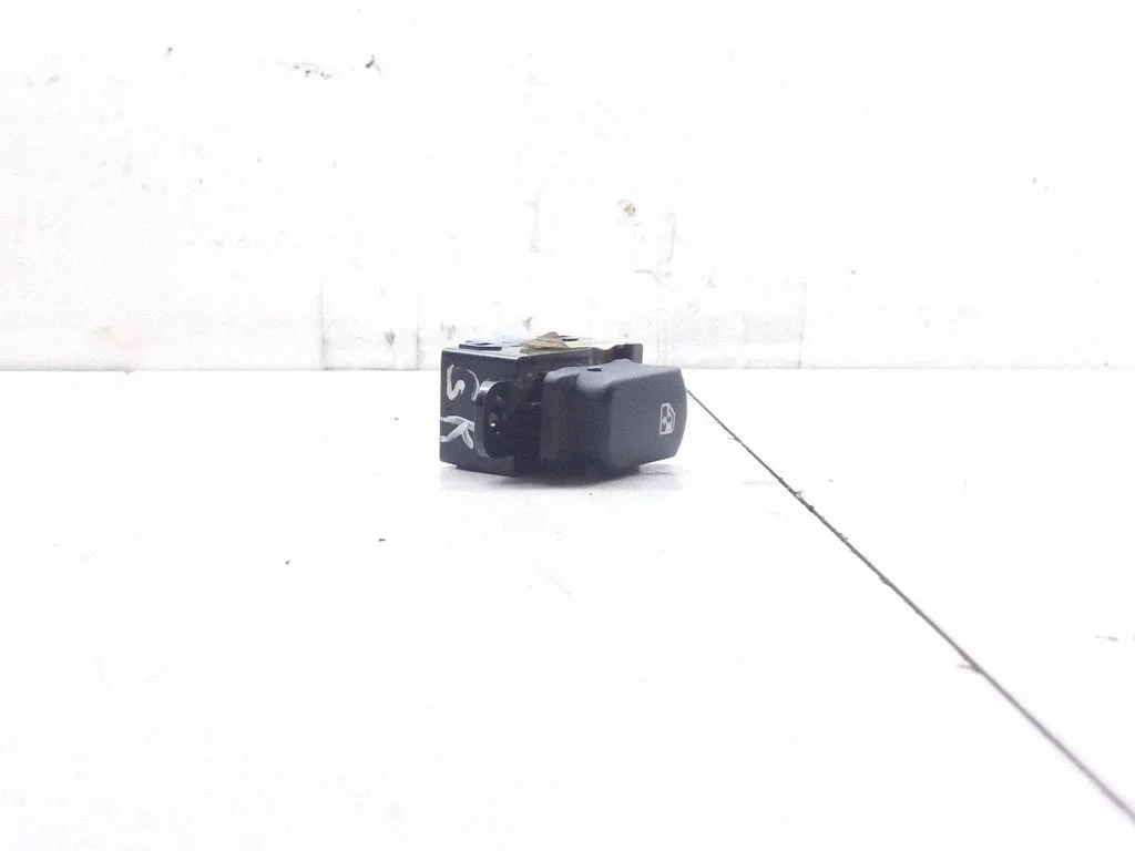 Electric window control switch – KIA Carens I (1999-2006)
