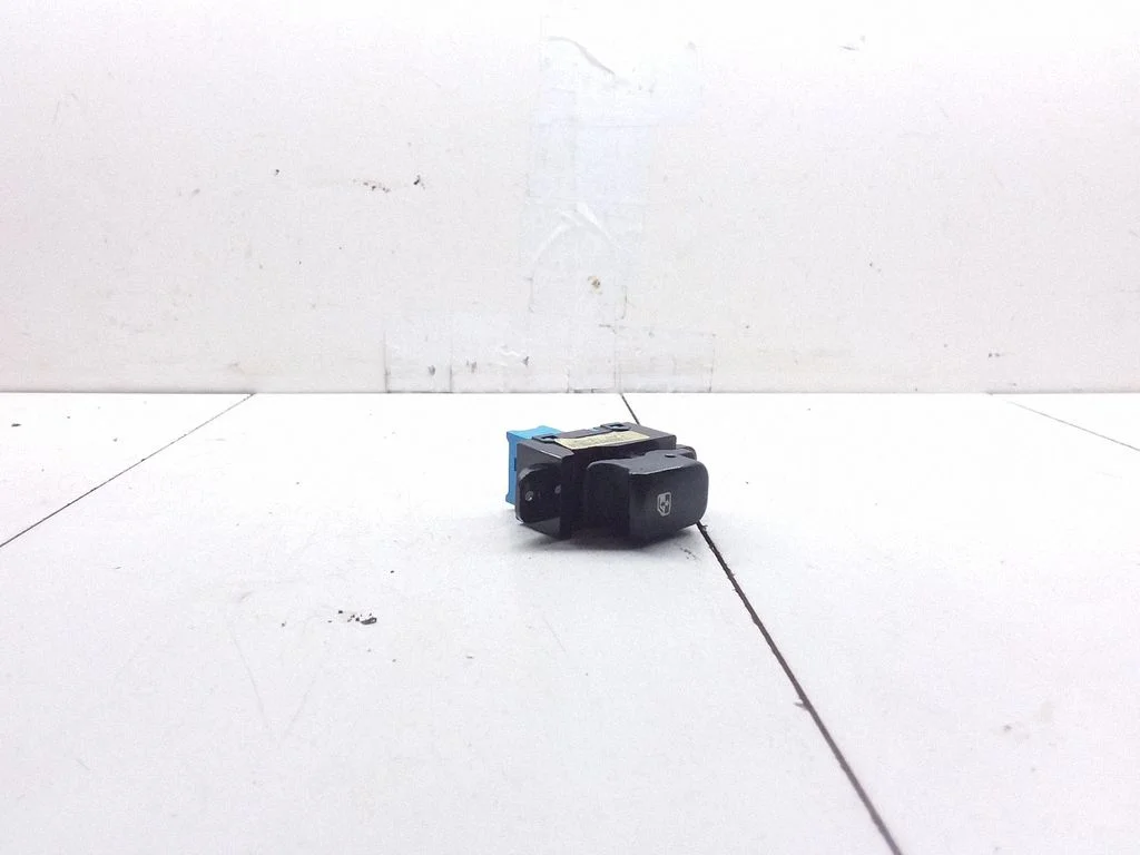 Electric window control switch – KIA Carens I (1999-2006)