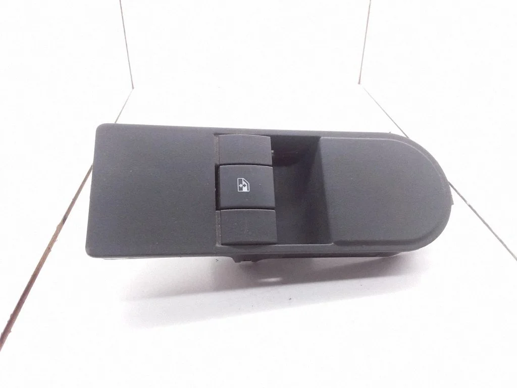 Elektrisko logu slēdzis – Opel Astra H (2004-2012)