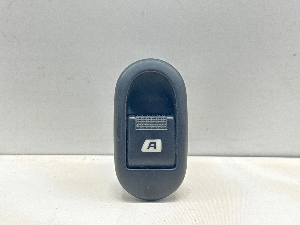Elektrisko logu slēdzis 96401469XT