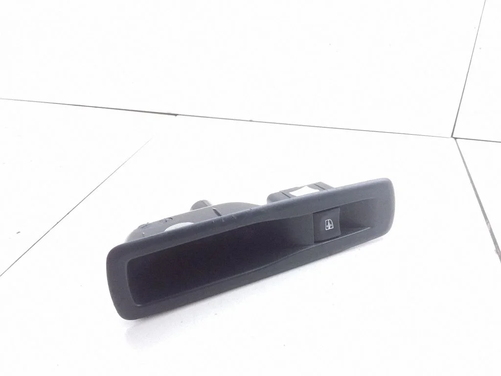 Electric window control switch – Renault Laguna III (2007-2015)