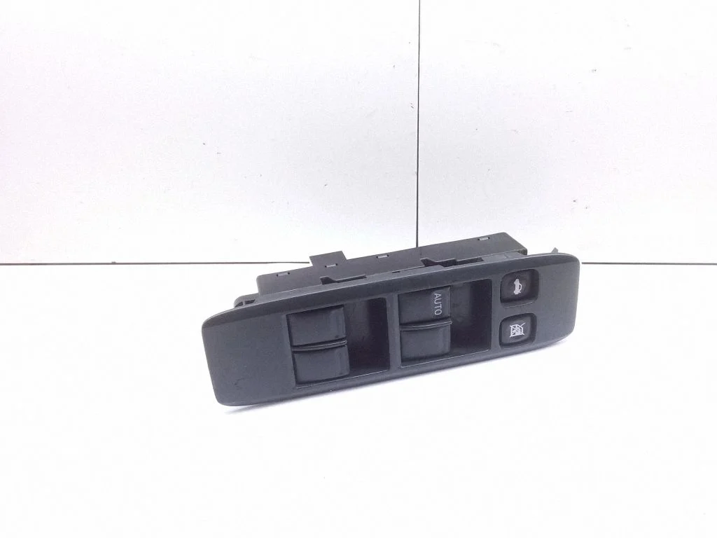 Electric window control switch – Nissan Primera (2002-2007)