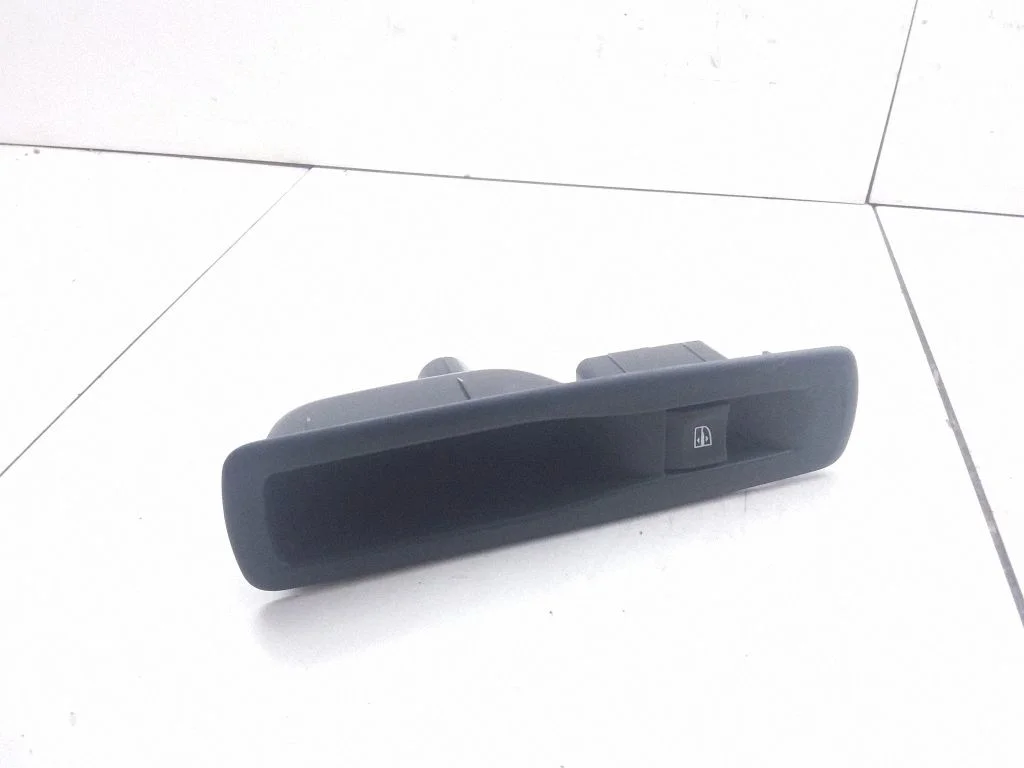 Electric window control switch – Renault Megane III (2009-2016)