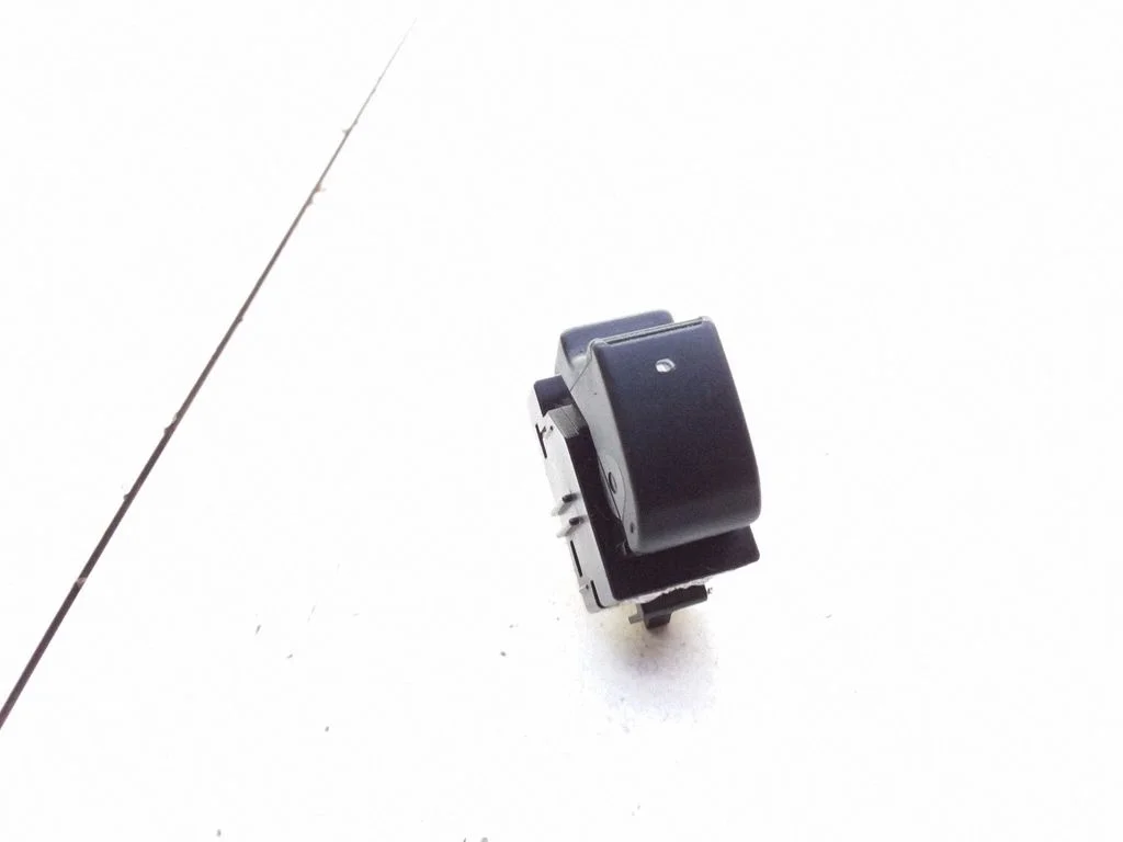 Elektrisko logu slēdzis 8481005050