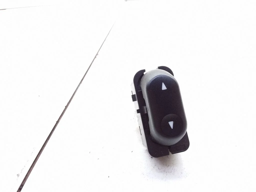 Electric window control switch E1006637YA