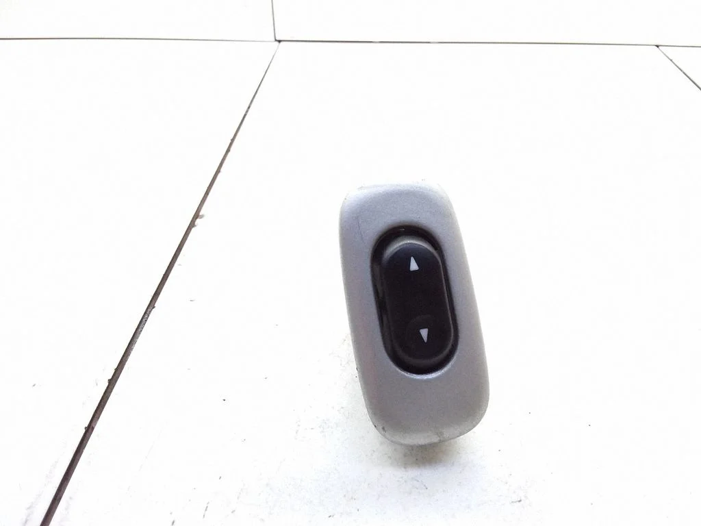 Electric window control switch E1006638YA