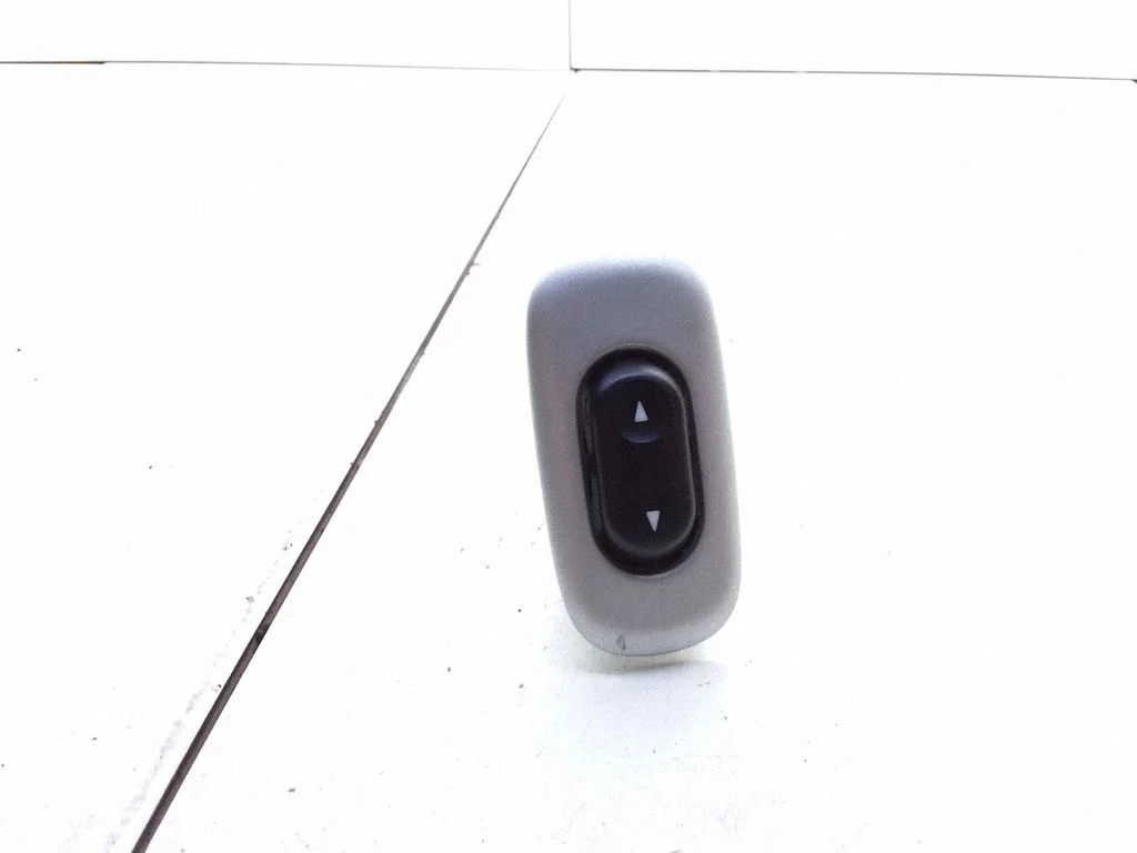 Electric window control switch E1006638YA