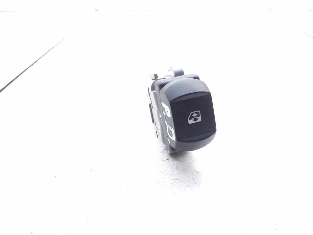 Electric window control switch 8200167232