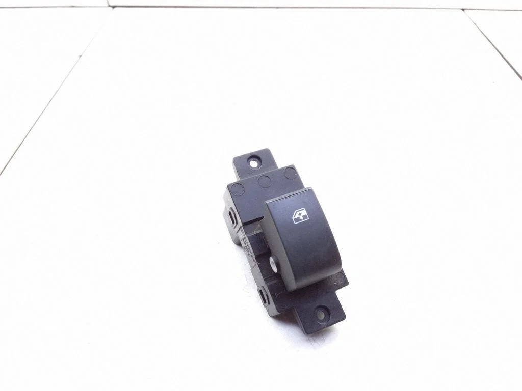 Electric window control switch – Opel Antara (2006-2016)