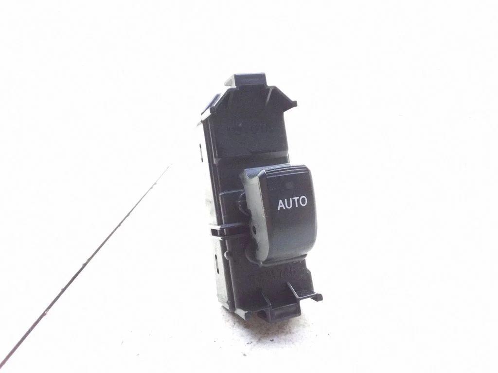 Elektrisko logu slēdzis 8403013030