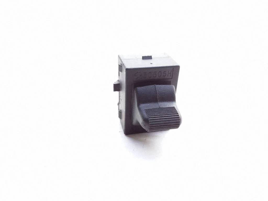 Elektrisko logu slēdzis 4373860