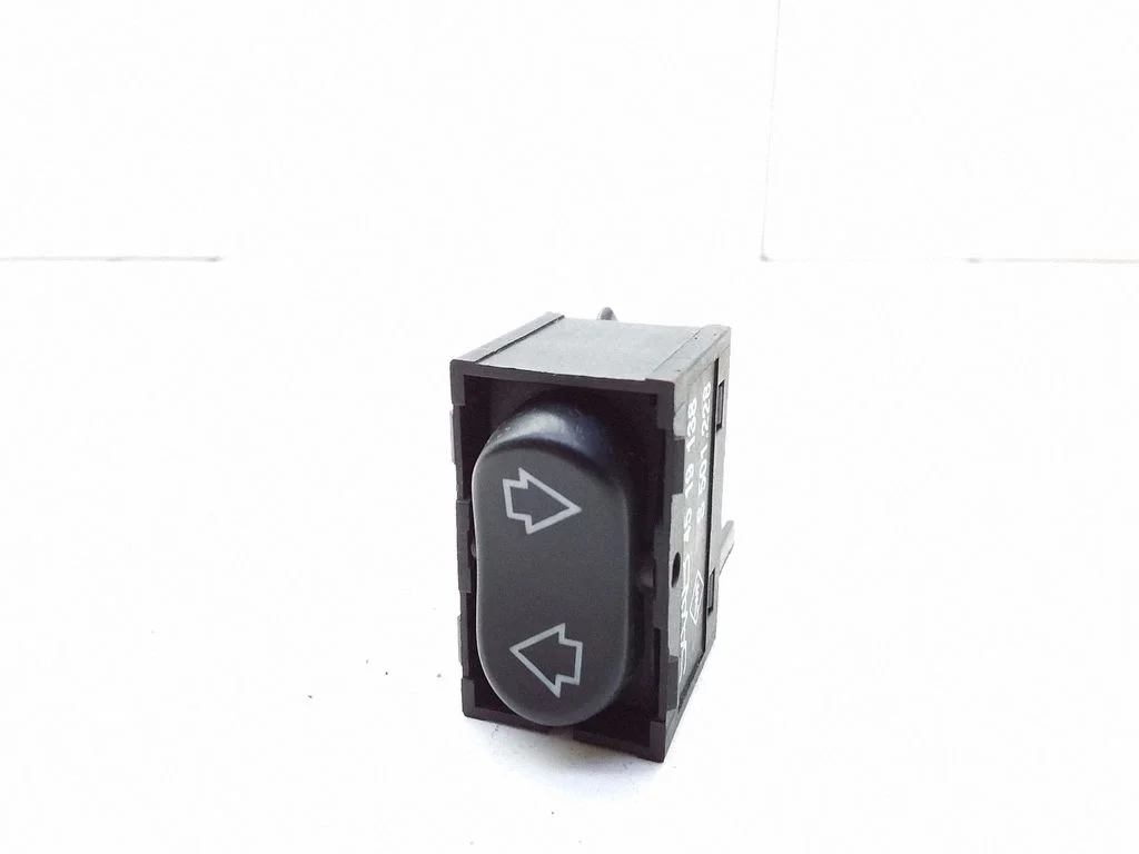 Electric window control switch 4519138 – Saab 9000 CS (1992-1998)