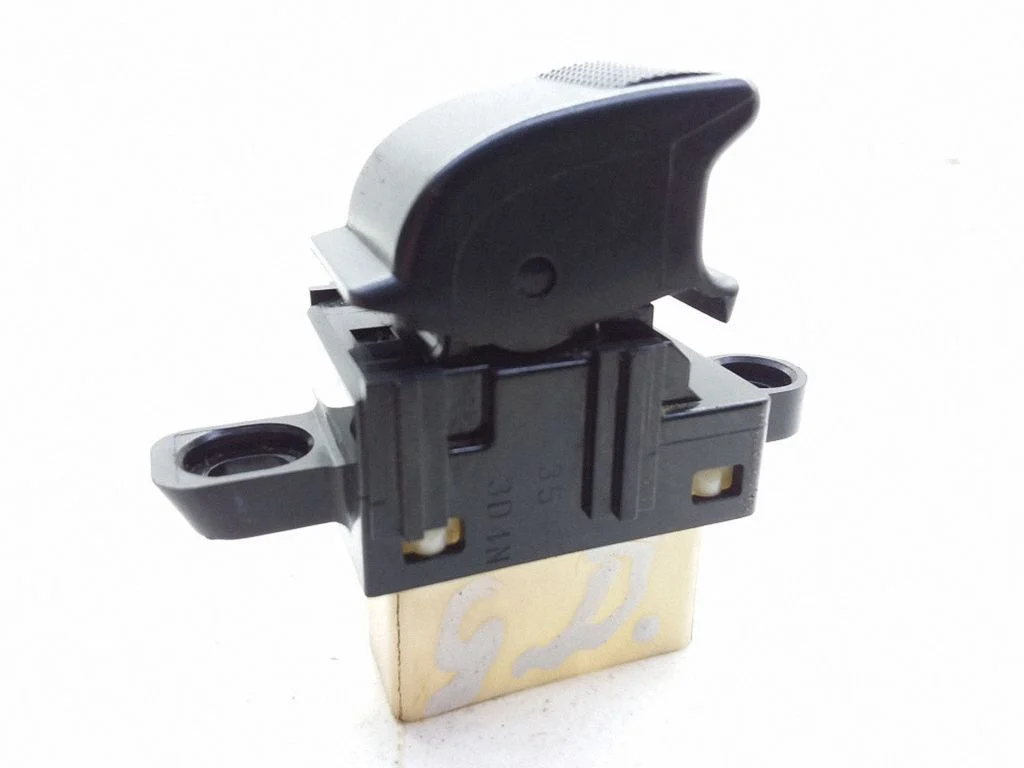 Elektrisko logu slēdzis 3583D4N
