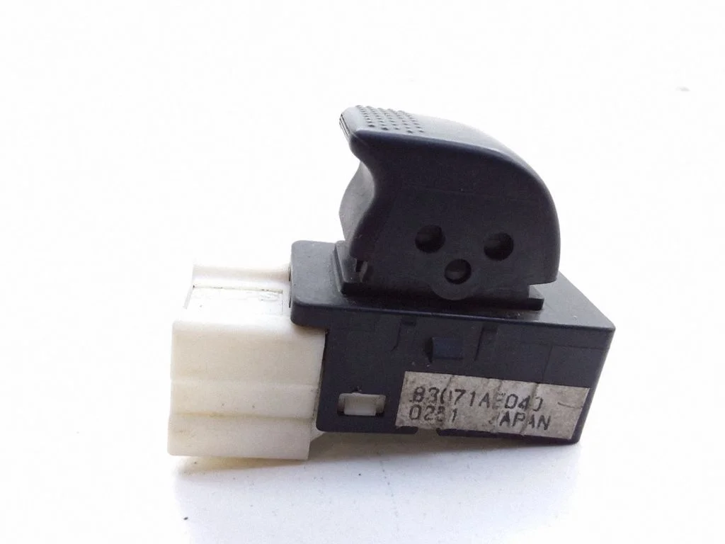 Electric window control switch 83071AE040