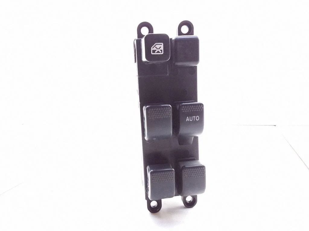 Electric window control switch 83071AE070