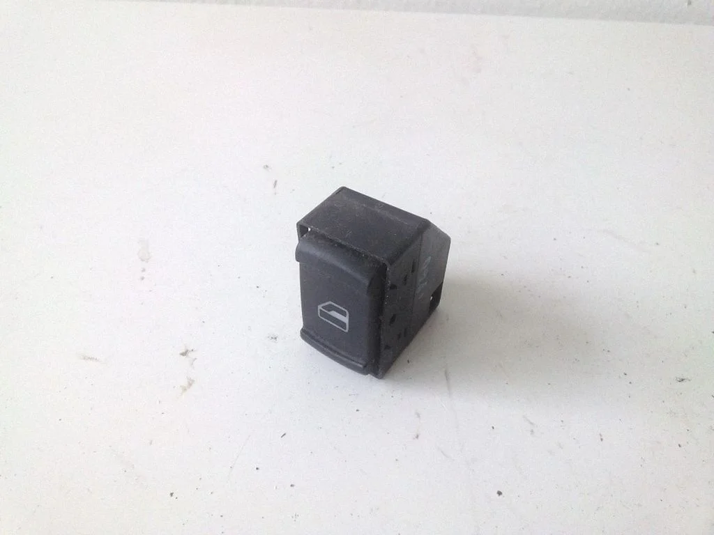 Elektrisko logu slēdzis 1J0959855