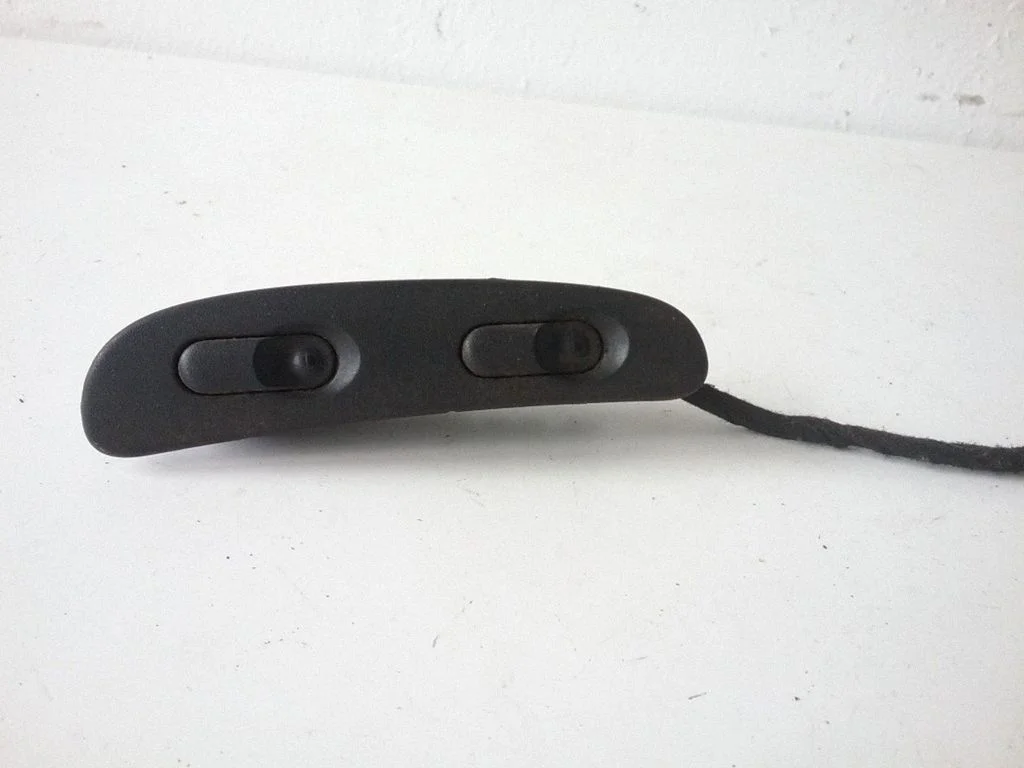 Electric window control switch 90458372