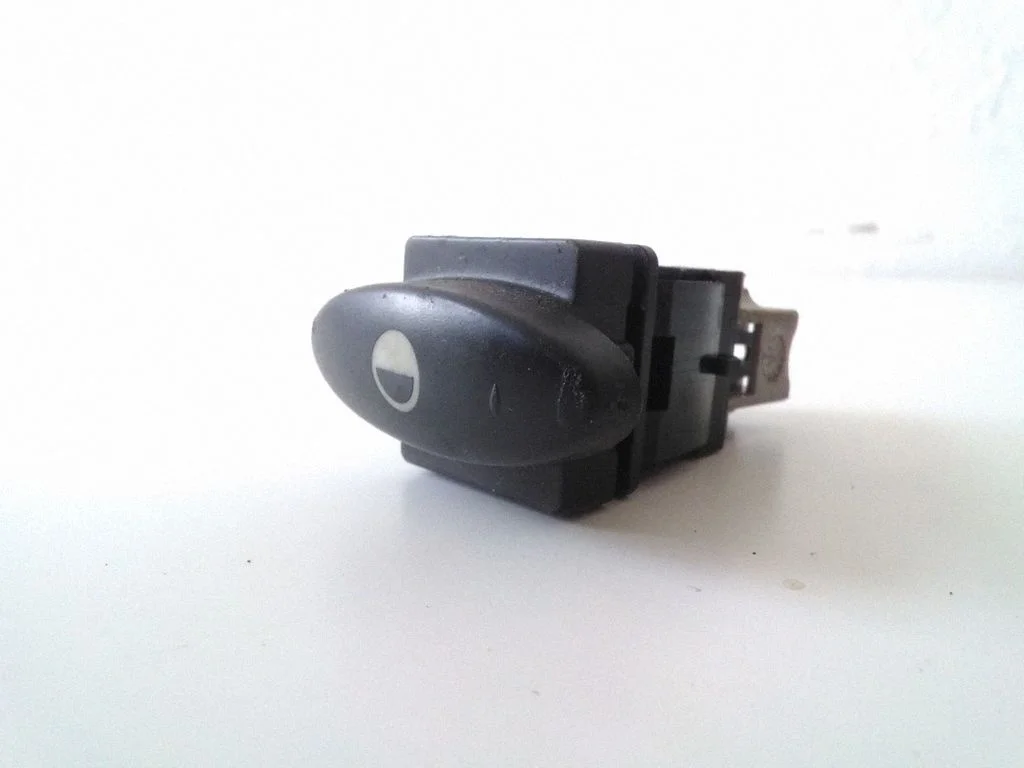 Salongivalgustuse lüliti – Citroen C5 (2001-2004)
