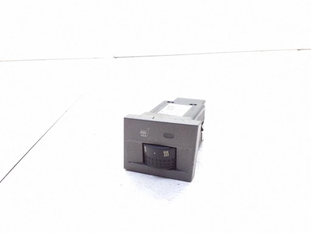 Seat heating switch – Opel Signum (2003-2008)