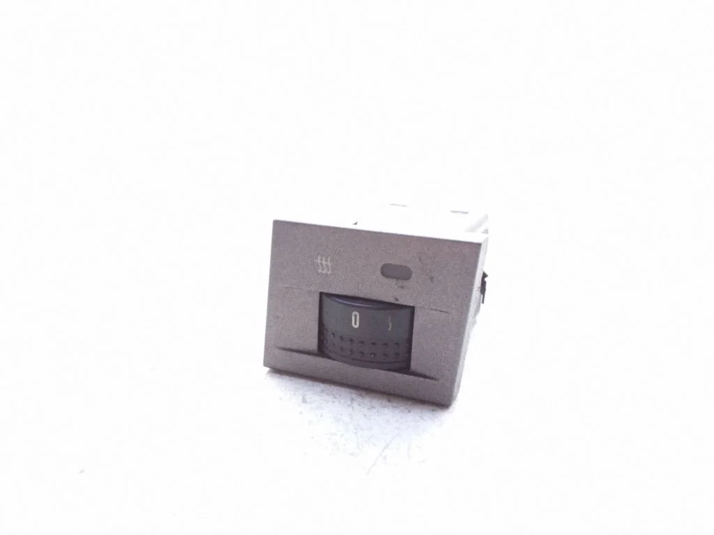Seat heating switch – Opel Signum (2003-2008)
