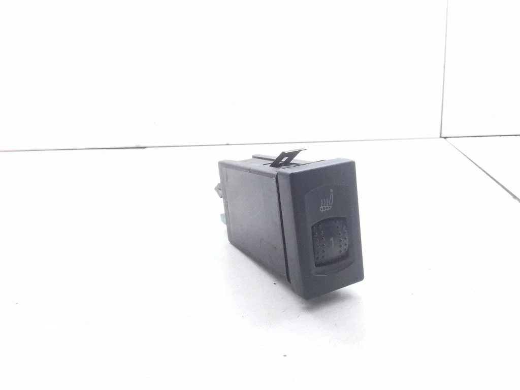 Seat heating switch – Volkswagen Passat B5 (1997-2000)