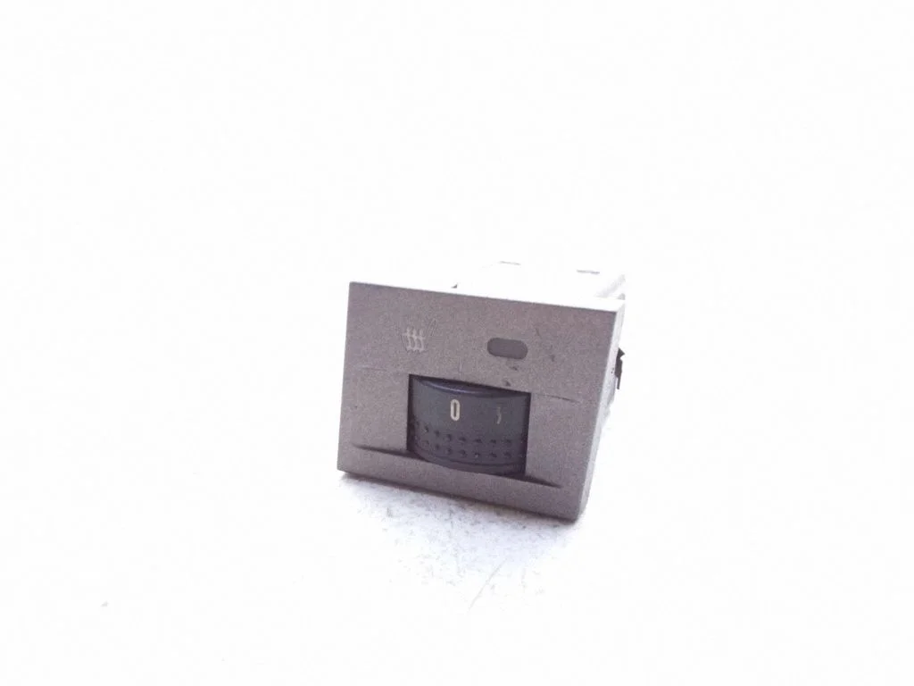 Seat heating switch – Opel Signum (2003-2008)