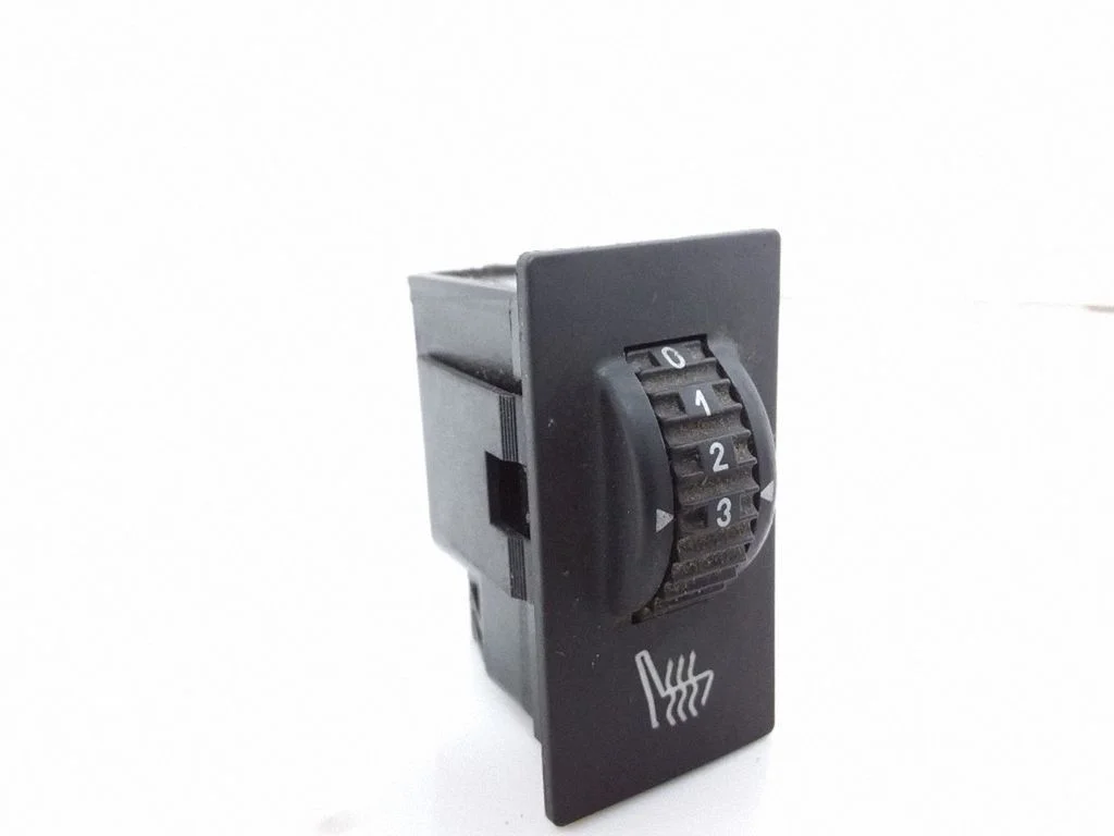 Seat heating switch 96476625