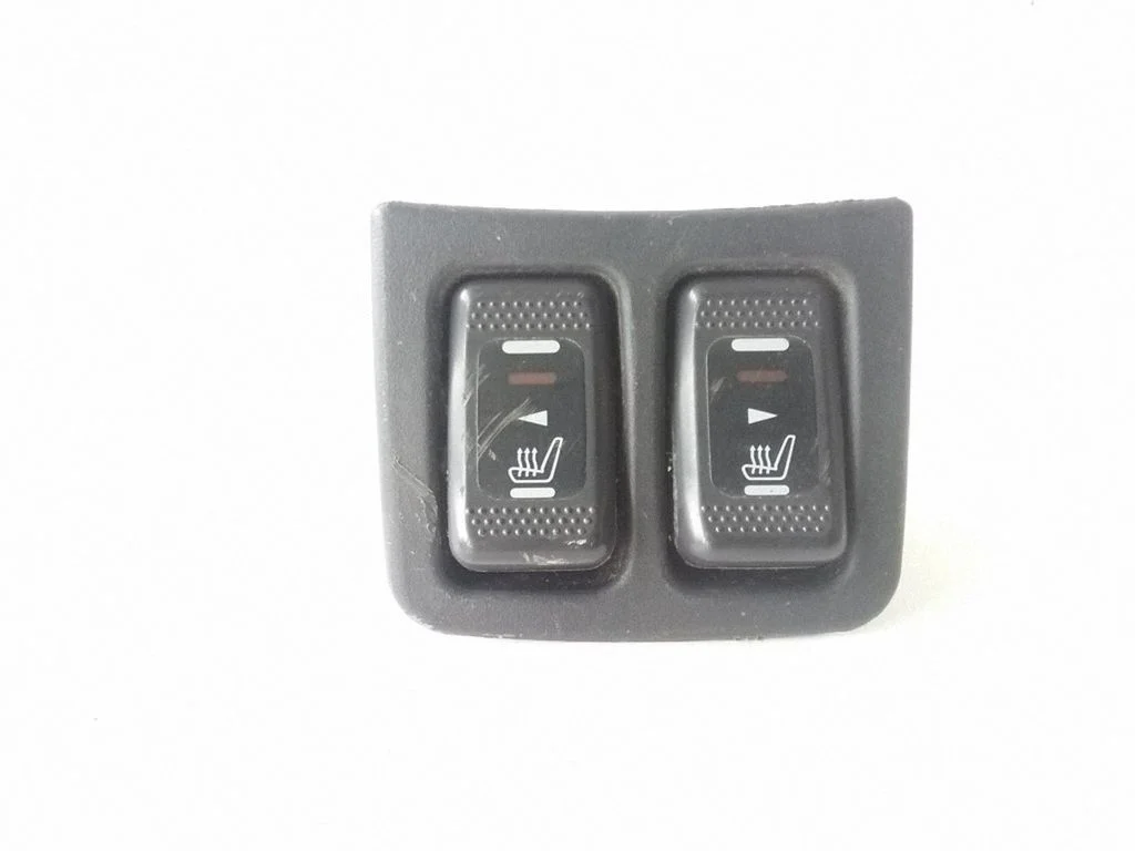 Seat heating switch 1307W – Subaru Legacy (1999-2003)