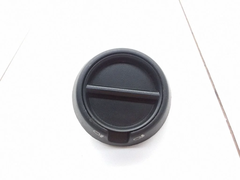 Headlight level height control switch – Renault Megane I (1995-2002)