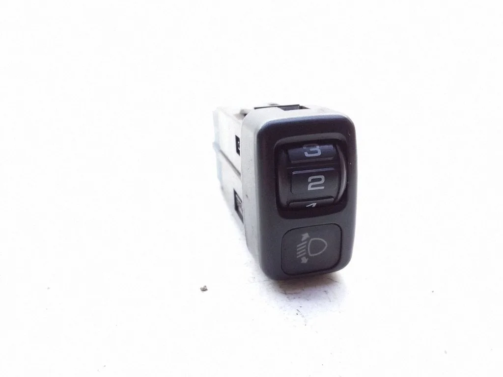 Esitulede kõrguse reguleerimise lüliti – Mazda Xedos 6 (1992-2000)