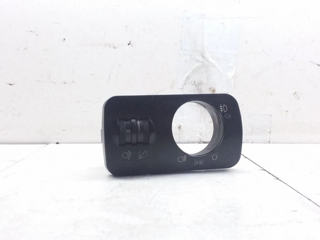 Headlight level height control switch – Seat Ibiza II (6k) (1999-2002)