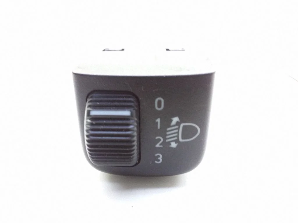 Headlight level height control switch – Saab 9-5 (1998-2005)