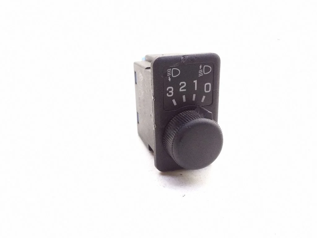 Headlight level height control switch D24902