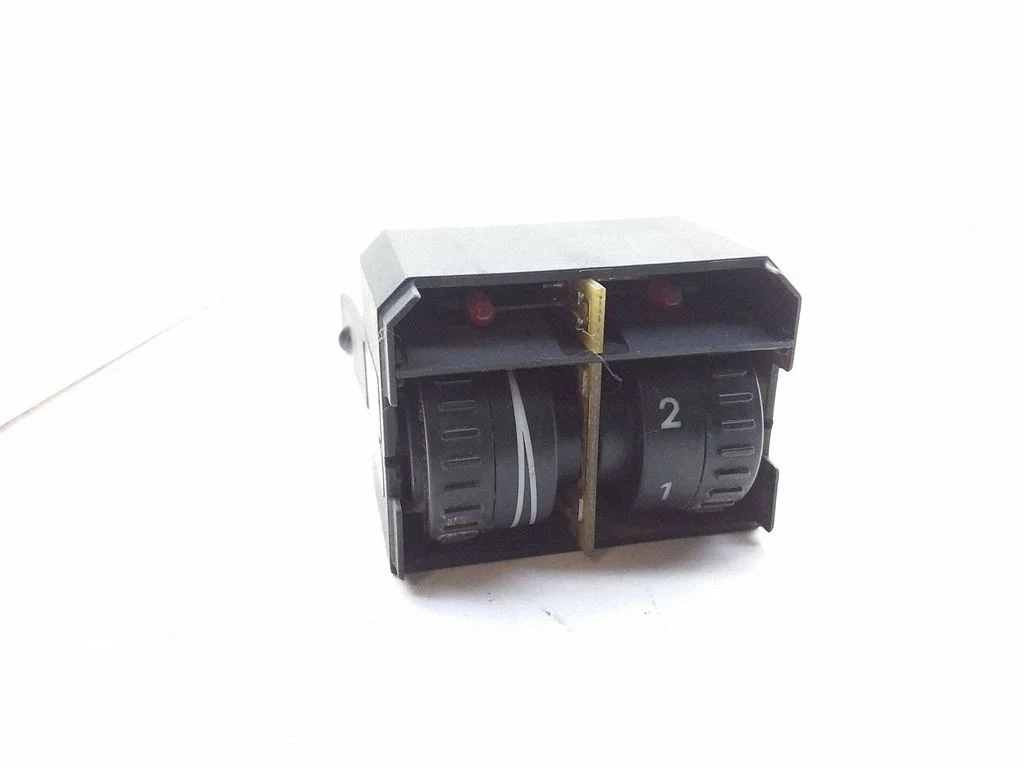 Headlight level height control switch 2K0941333
