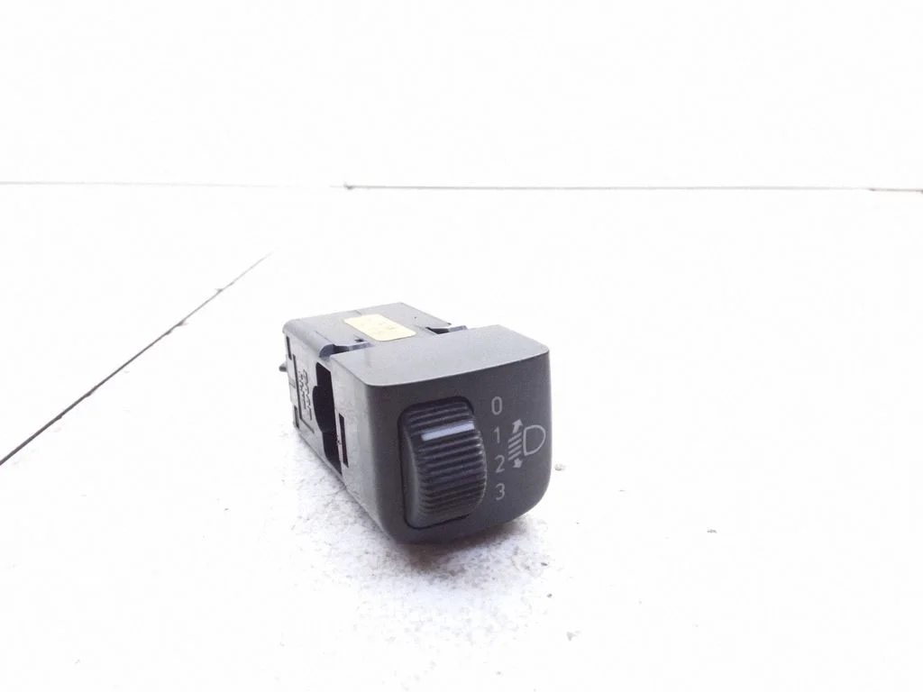 Headlight level height control switch – Saab 9-5 (1998-2005)