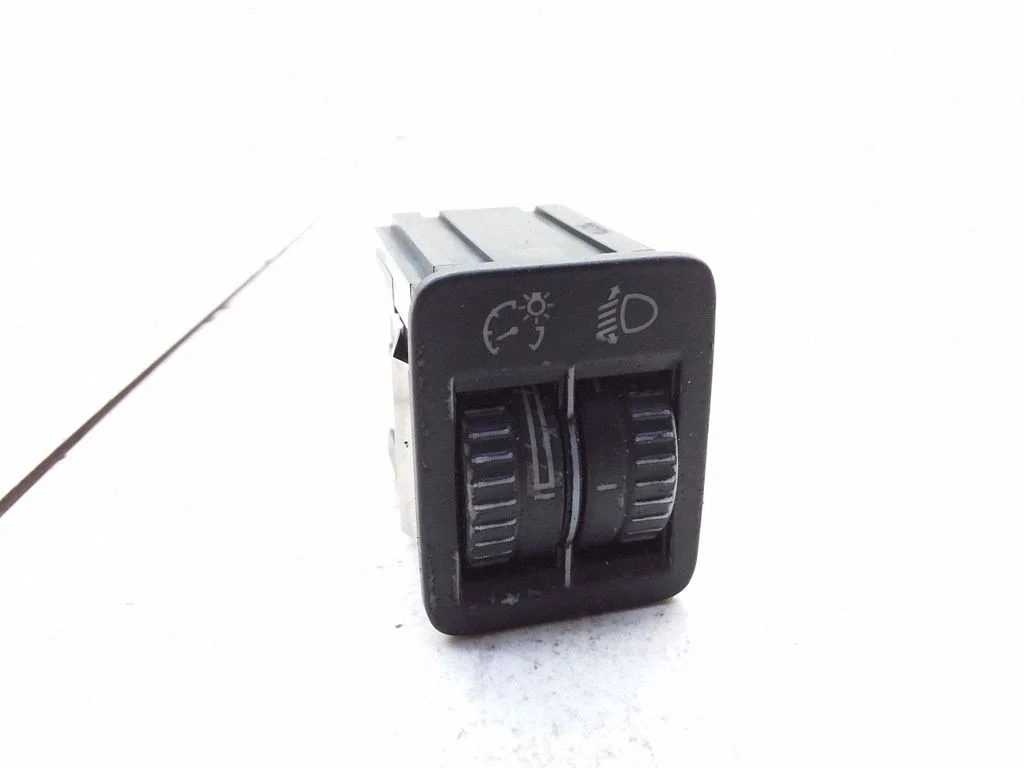 Headlight level height control switch – Volkswagen Passat B6 (2005-2010)
