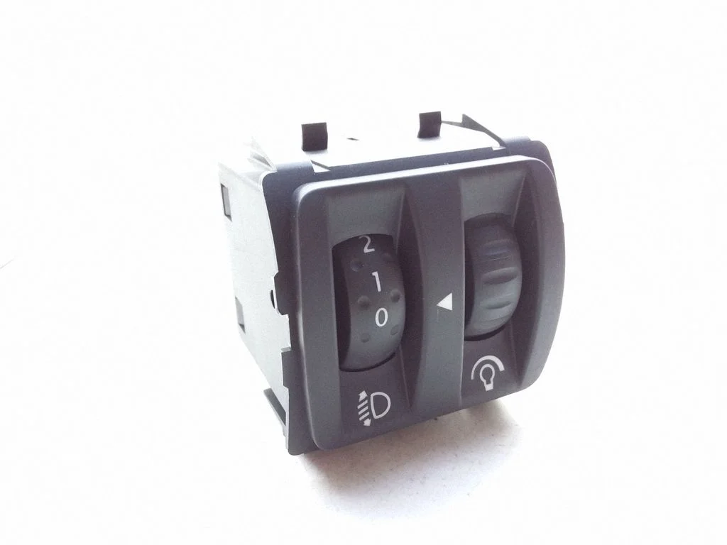 Headlight level height control switch – Renault Megane II (2002-2005)