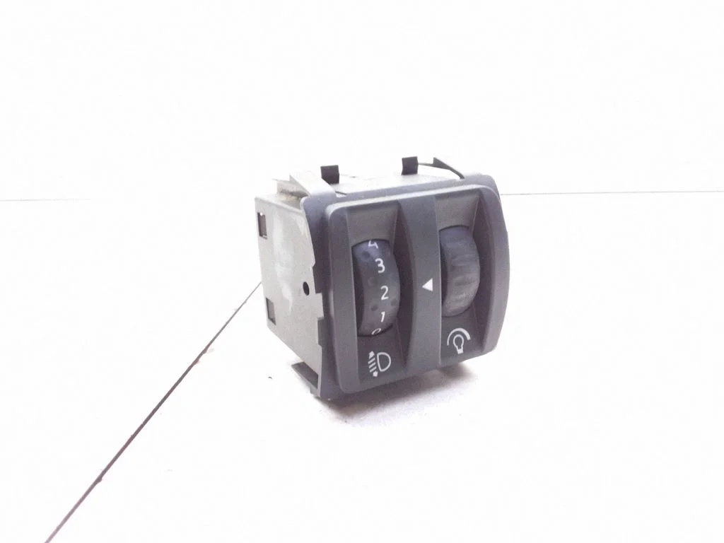 Headlight level height control switch 8200121805B