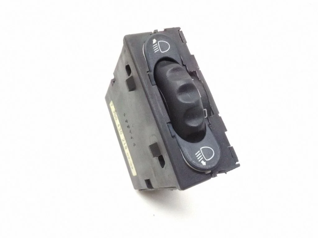 Headlight level height control switch – Renault Megane I (1995-2002)
