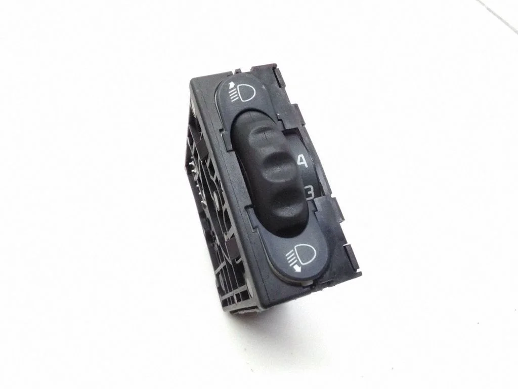Regulator poziomu reflektorów 8200379685 – Renault Modus (2004-2007)