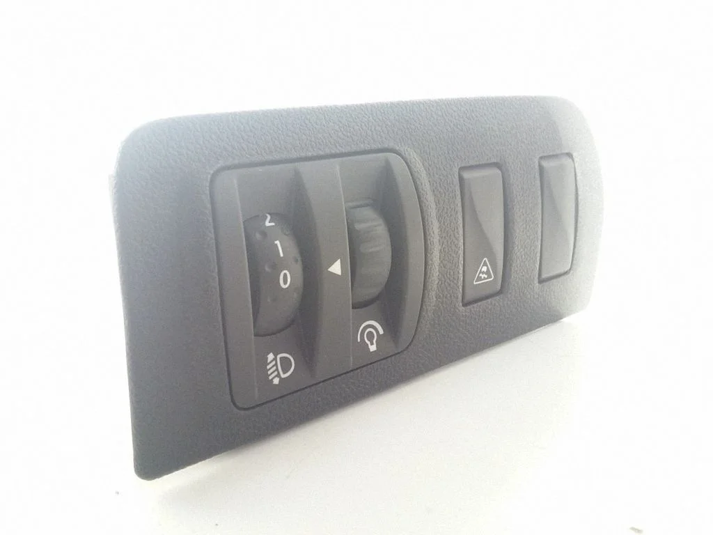 Headlight level height control switch – Renault Megane III (2009-2016)