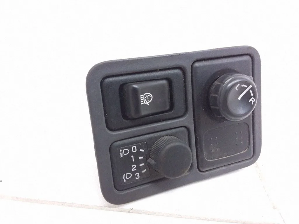 Headlight level height control switch 37024A