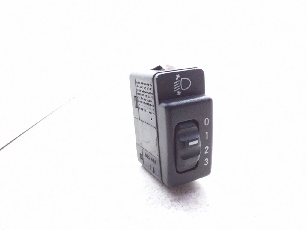 Headlight level height control switch – Opel Vectra A (1988-1995)
