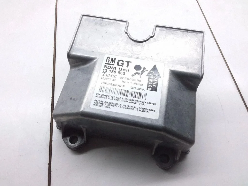 Airbag control unit/module – Opel Astra H (2004-2012)